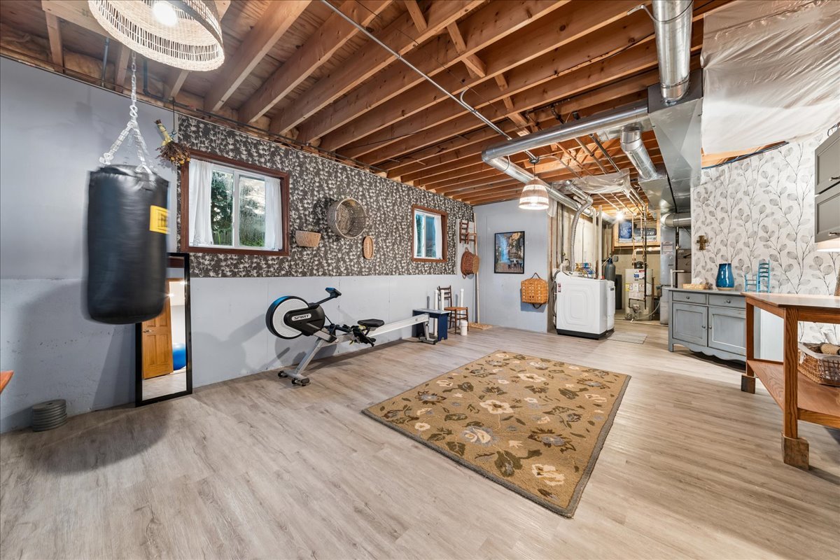 2S590 Seraph Holmes Court