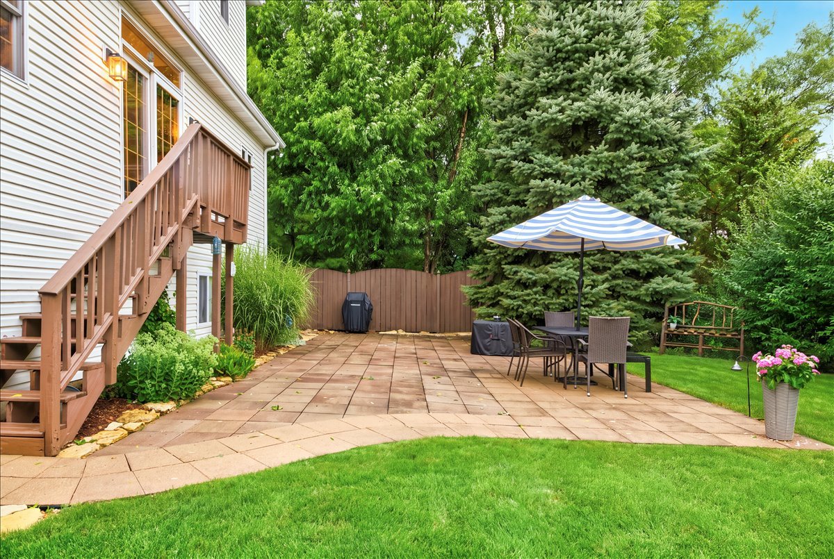 2S590 Seraph Holmes Court