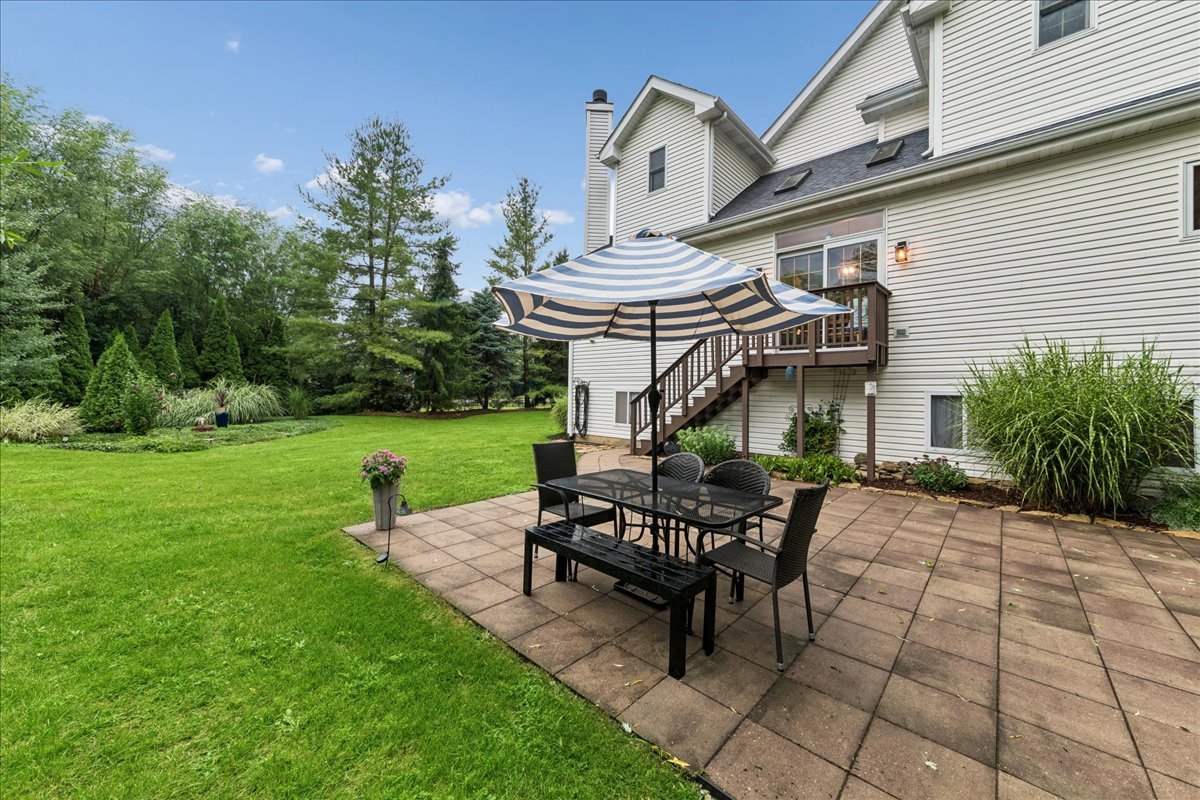 2S590 Seraph Holmes Court