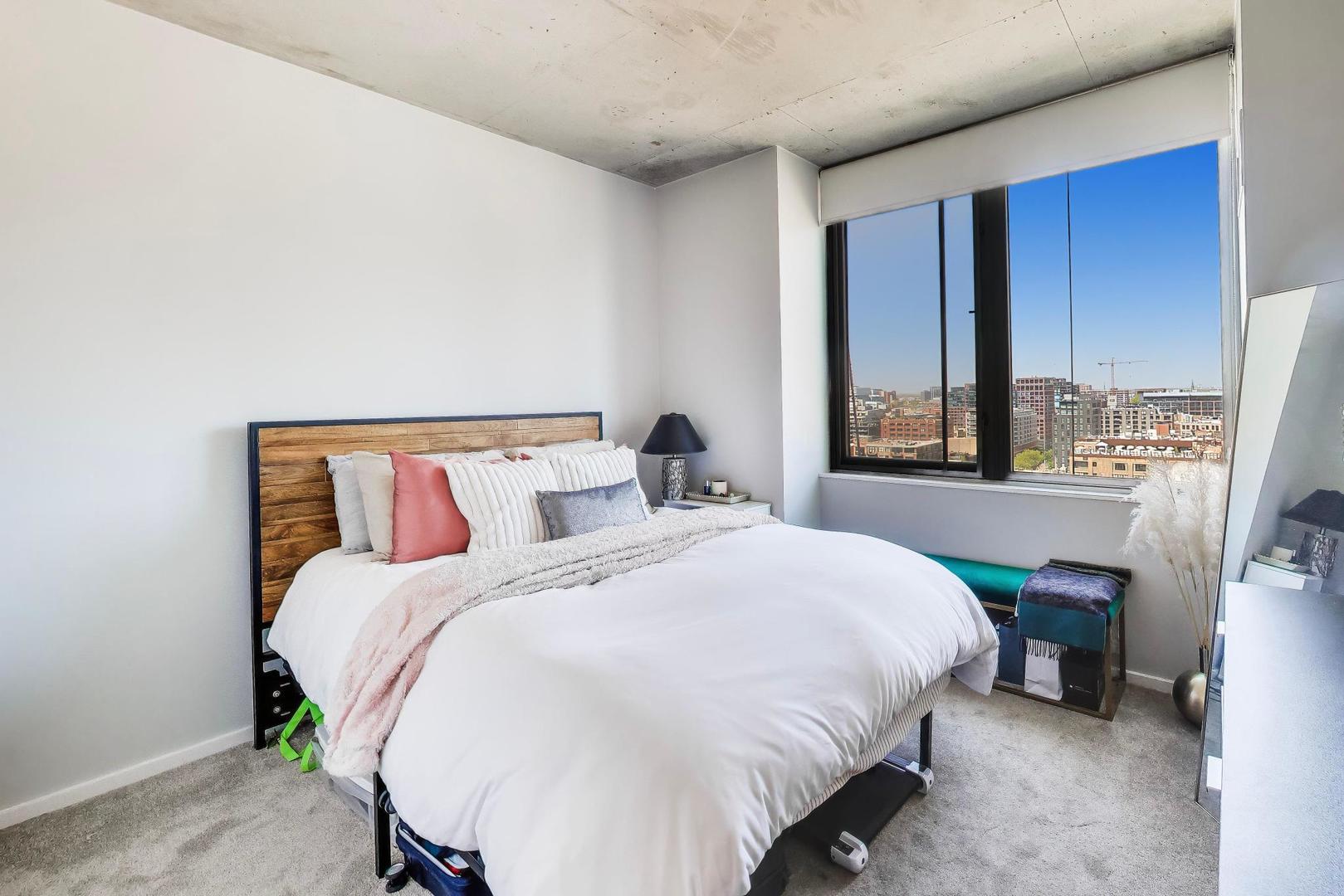 659 W Randolph Street Unit: 1711