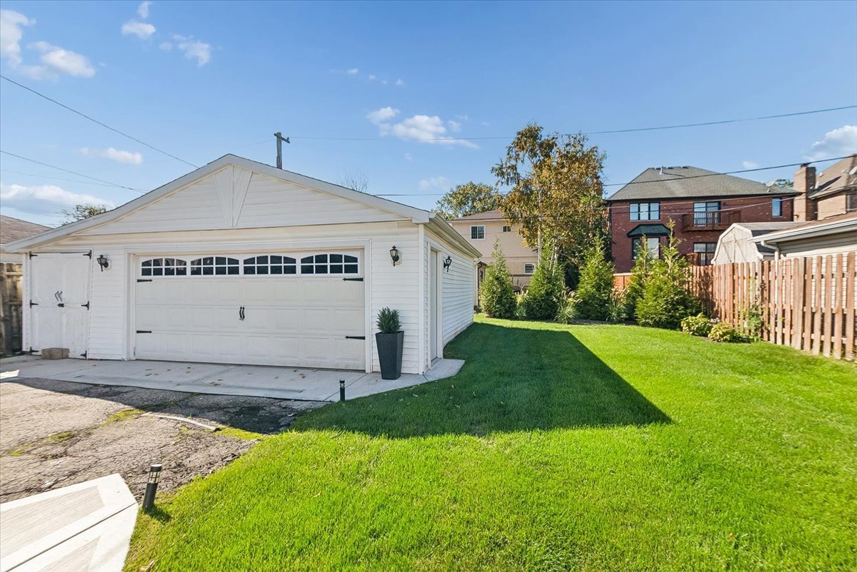 9342 S 81st Court