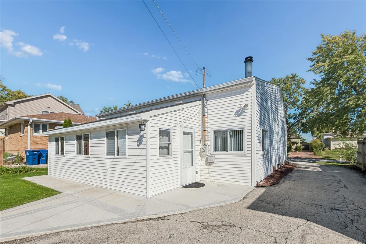 9342 S 81st Court