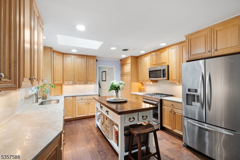 209 Lake Rd