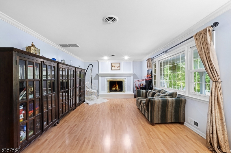 209 Lake Rd