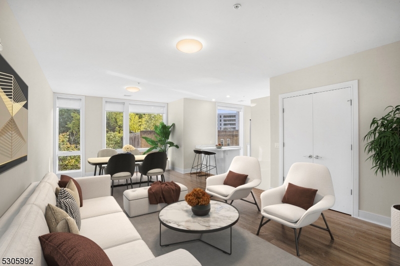 42 Spring St 203