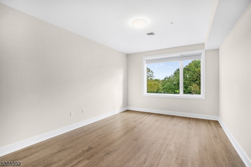 42 Spring St 203
