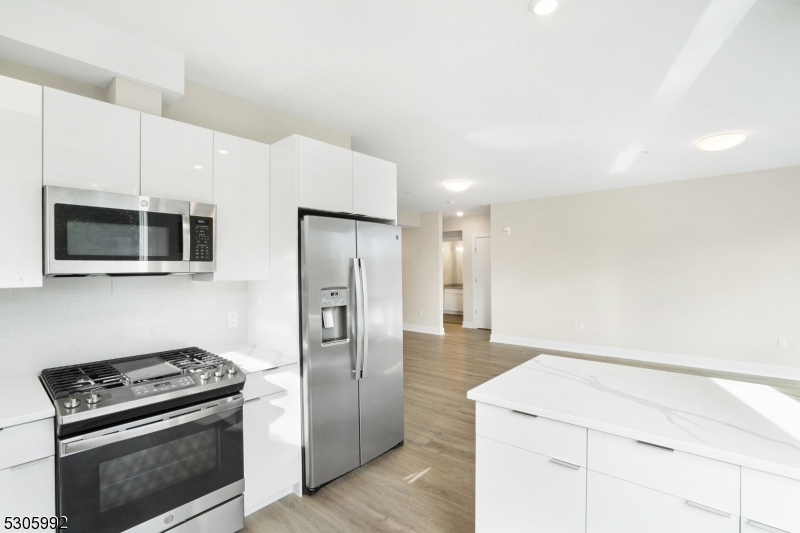 42 Spring St 203