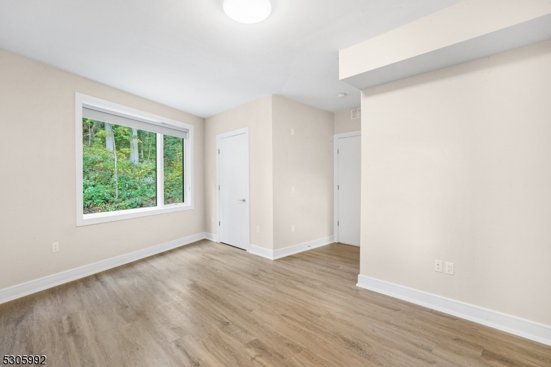 42 Spring St 203