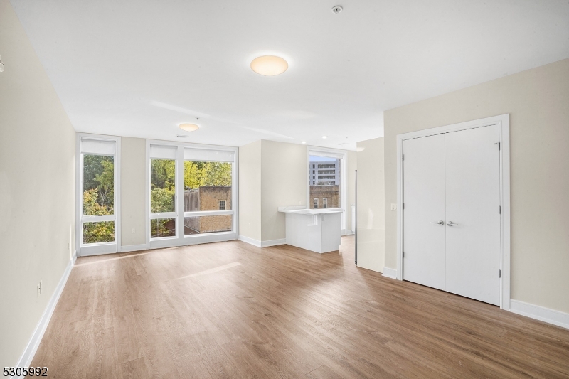 42 Spring St 203