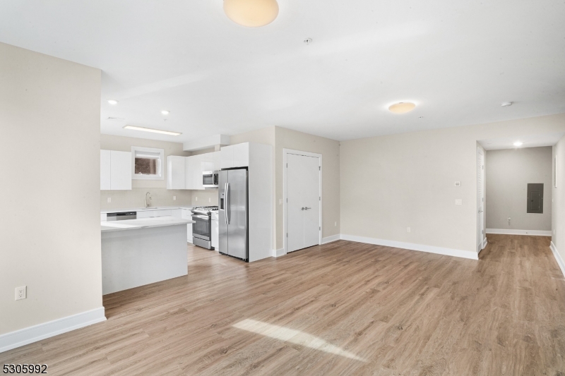 42 Spring St 203