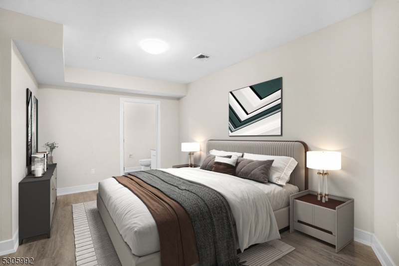 42 Spring St 203