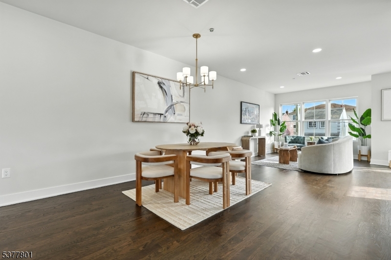 184 Canterbury Ave
