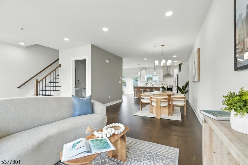184 Canterbury Ave