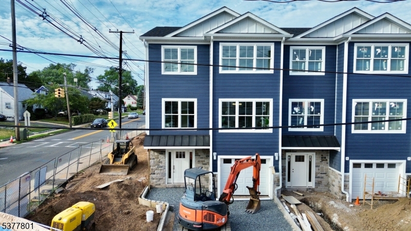 184 Canterbury Ave