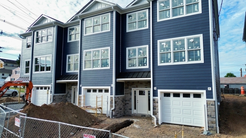 184 Canterbury Ave