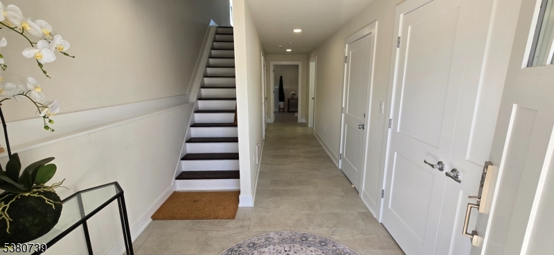 186 Canterbury Ave