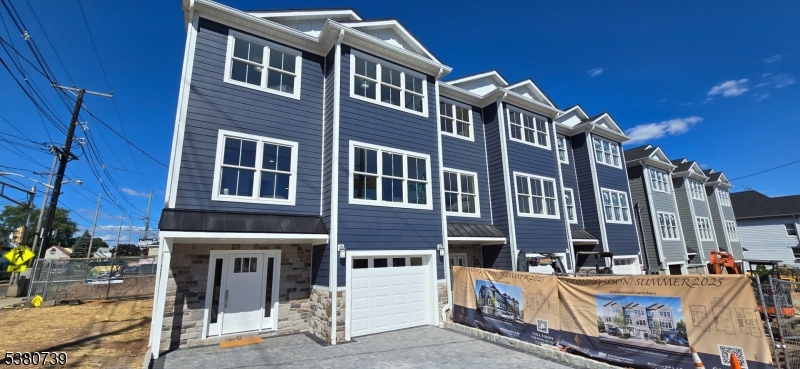 186 Canterbury Ave