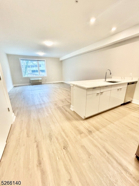42 Spring St 106