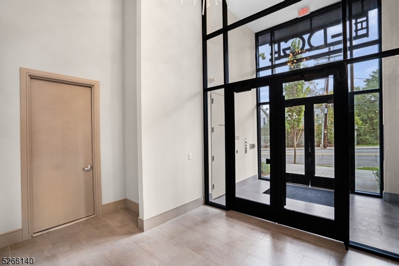 42 Spring St 106