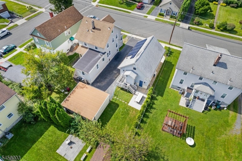 81 Burnside Ave