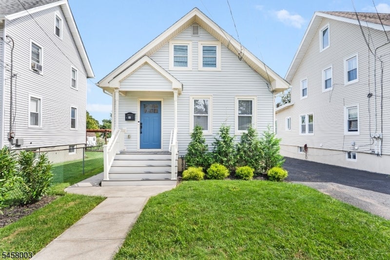 81 Burnside Ave