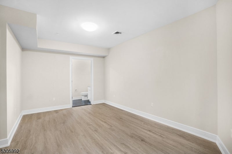 42 Spring St 103