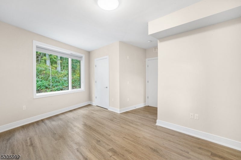 42 Spring St 103