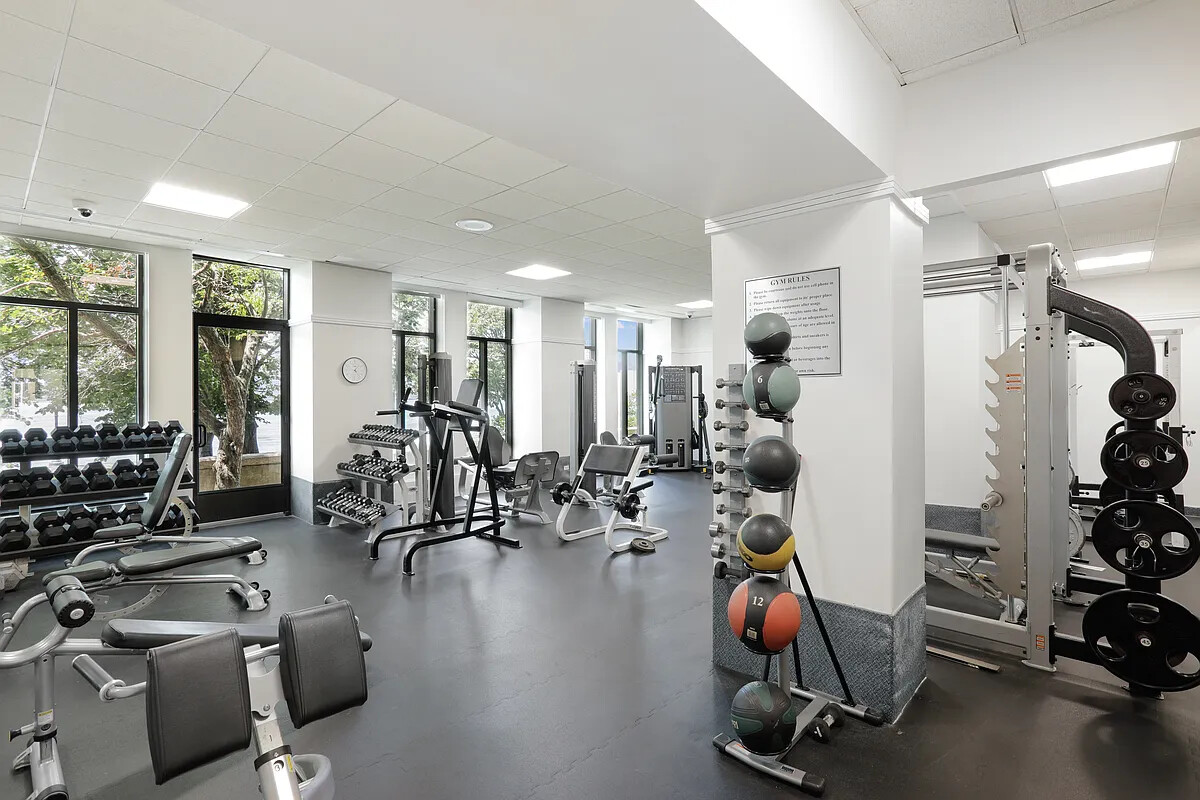 380 RECTOR Place 23G