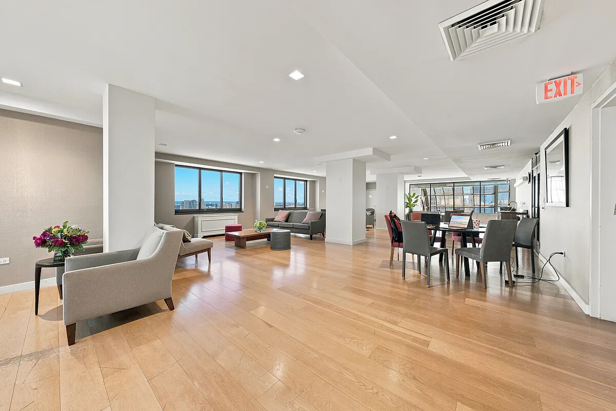 200 RECTOR Place 12D
