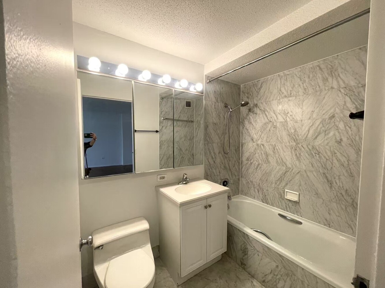 1 S END Avenue 4M