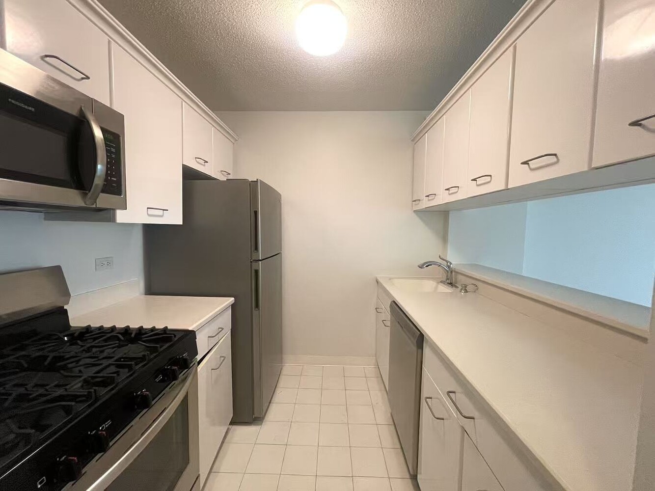 1 S END Avenue 4M