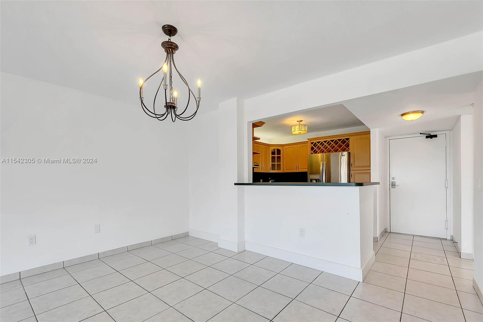 130 S Shore Dr # 5C