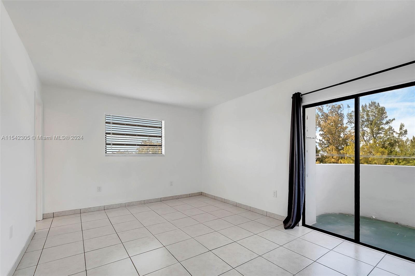 130 S Shore Dr # 5C