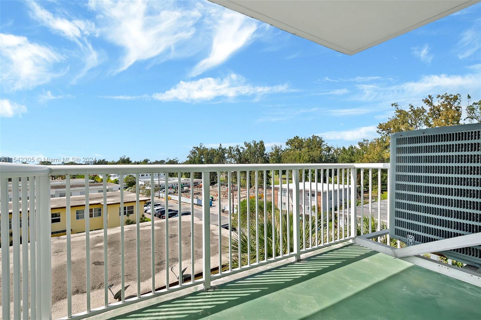 130 S Shore Dr # 5C
