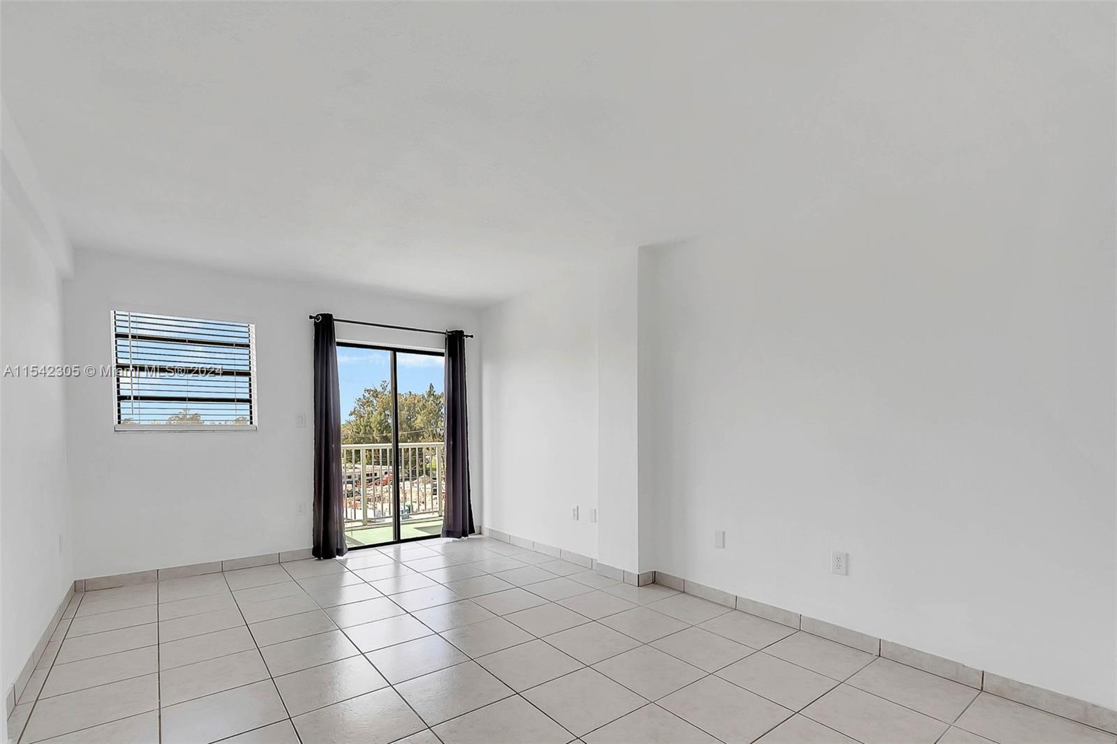 130 S Shore Dr # 5C