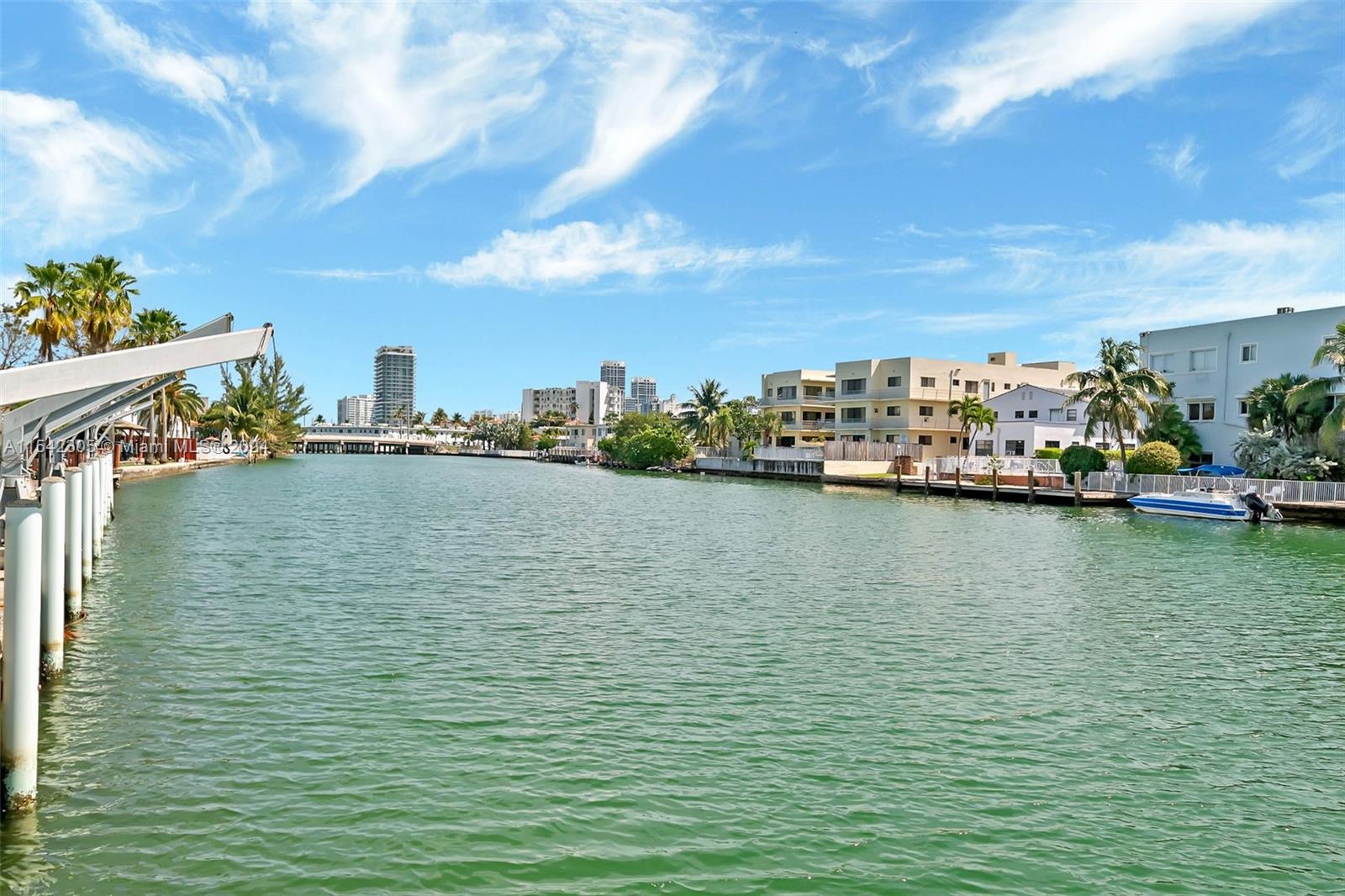 130 S Shore Dr # 5C