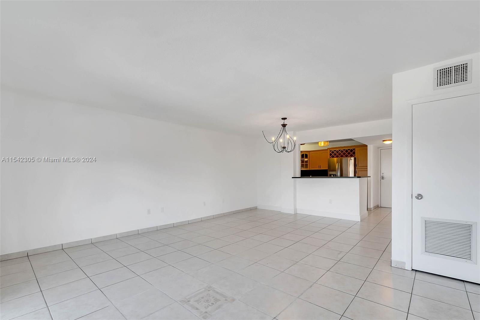 130 S Shore Dr # 5C