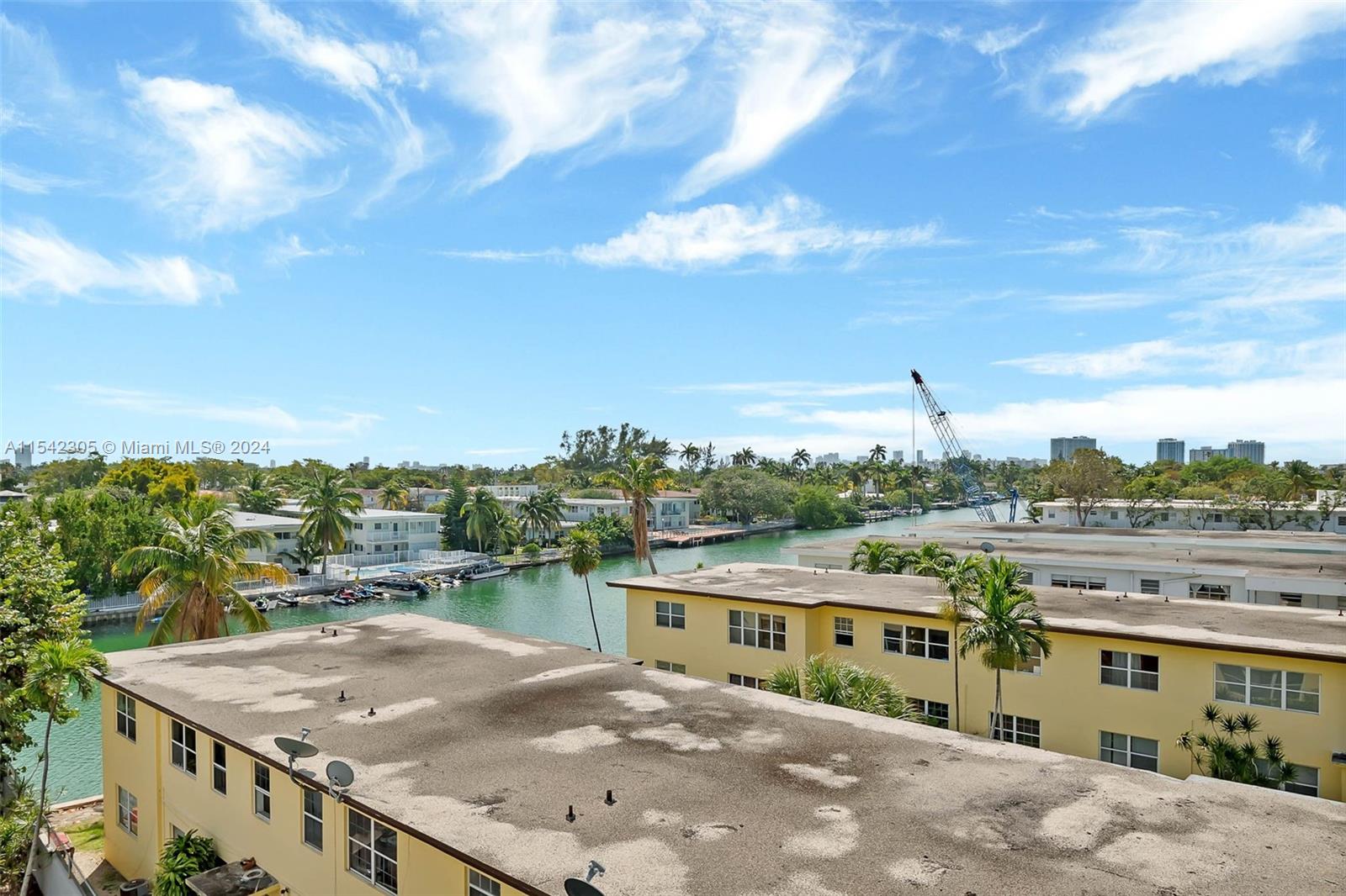 130 S Shore Dr # 5C