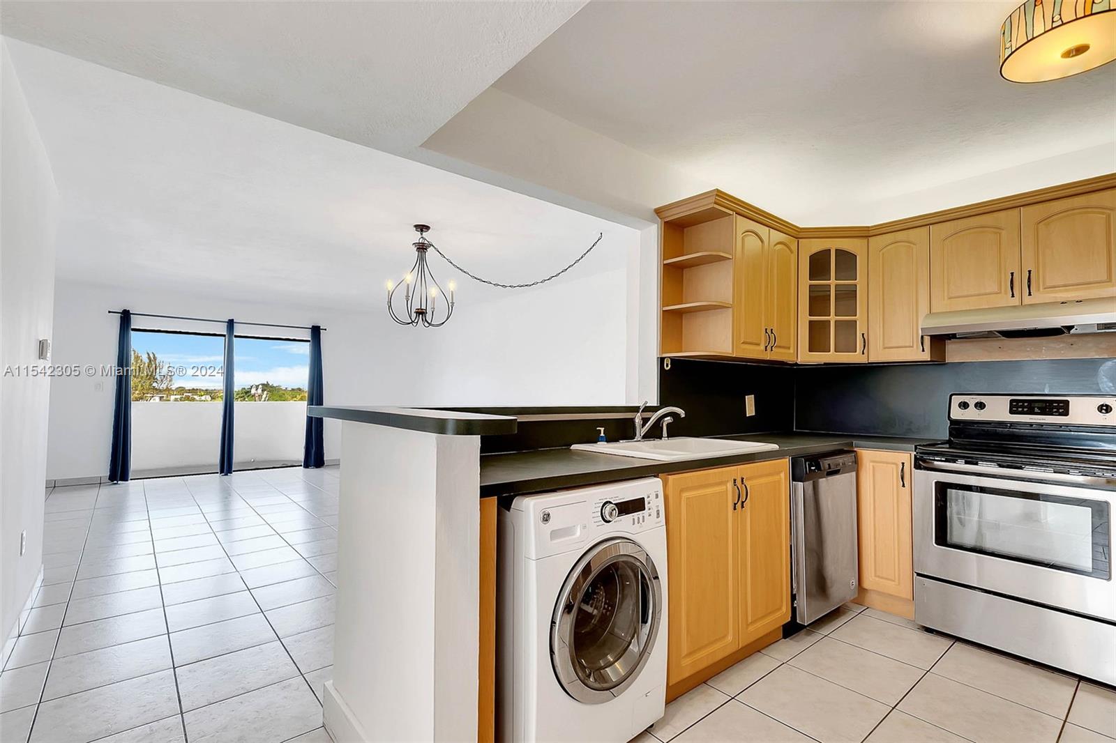 130 S Shore Dr # 5C