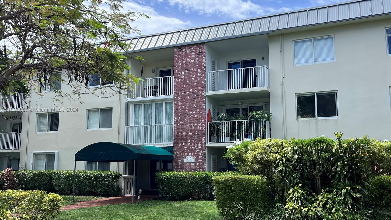 240 Galen Dr # 202