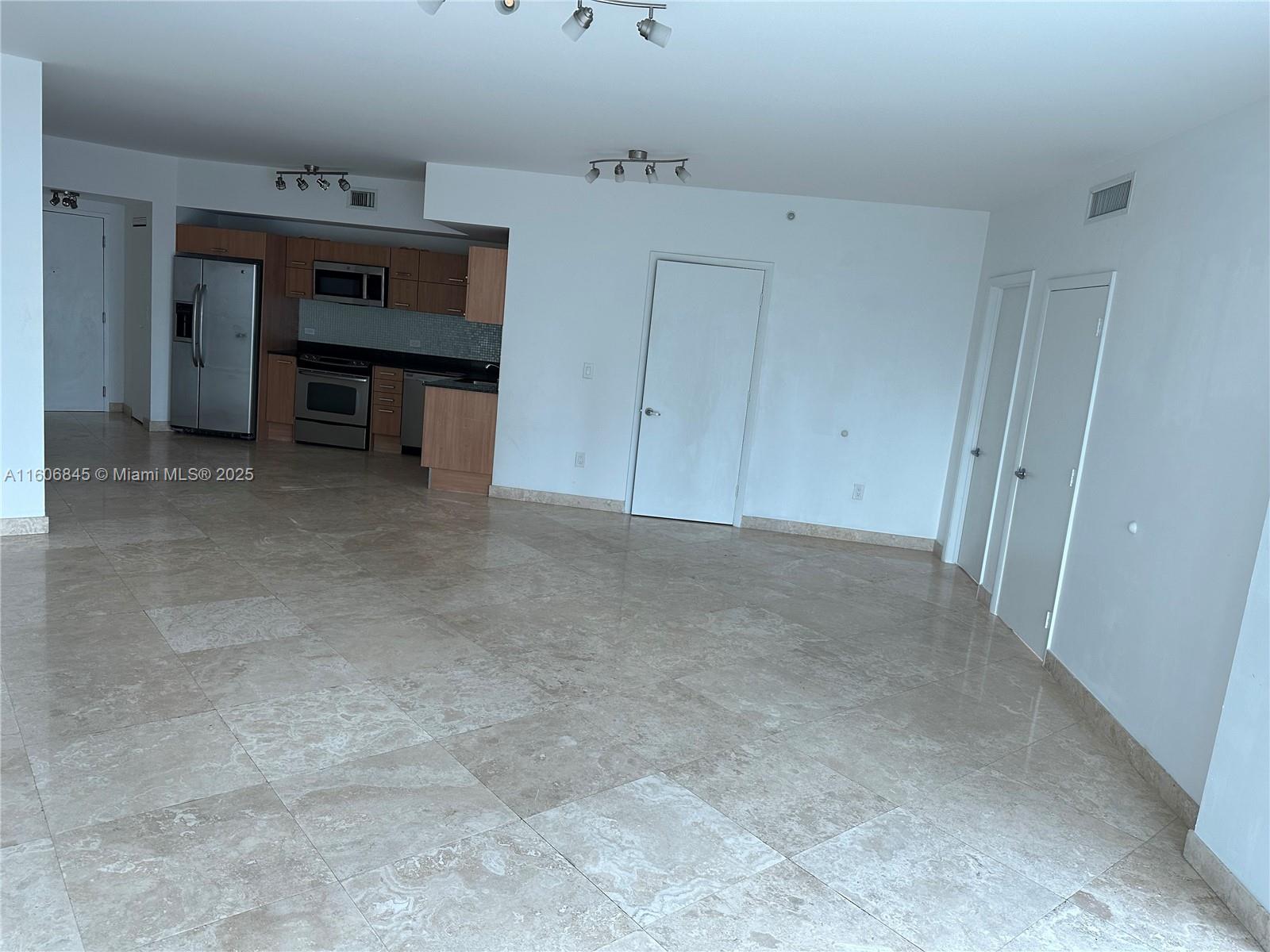 350 S Miami Ave Unit: 2302