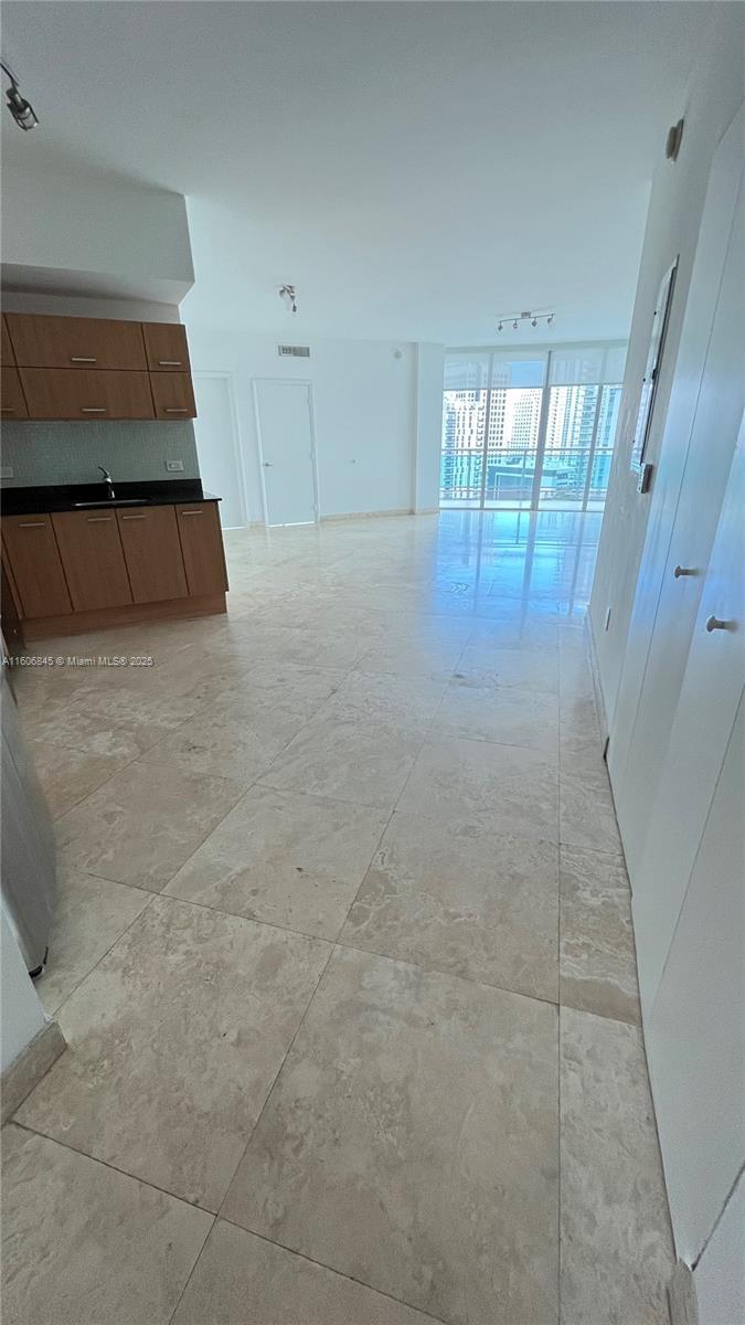 350 S Miami Ave Unit: 2302