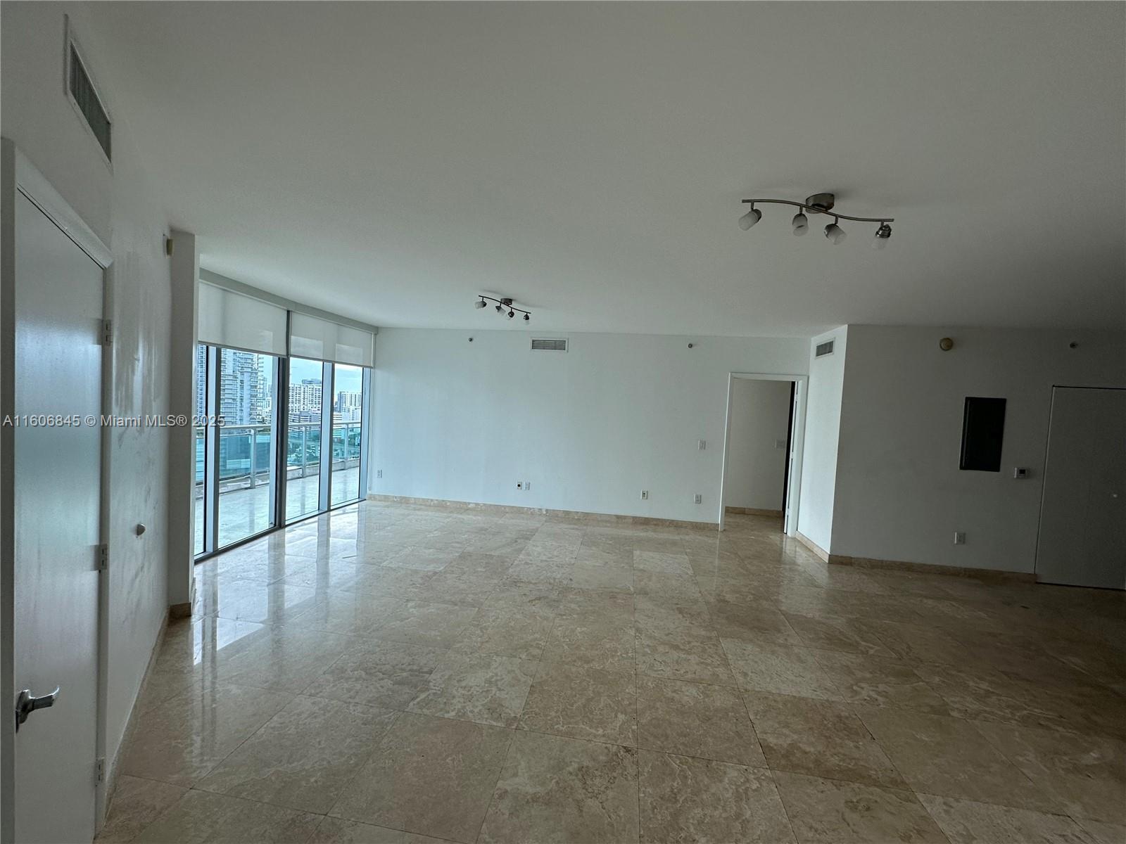 350 S Miami Ave Unit: 2302