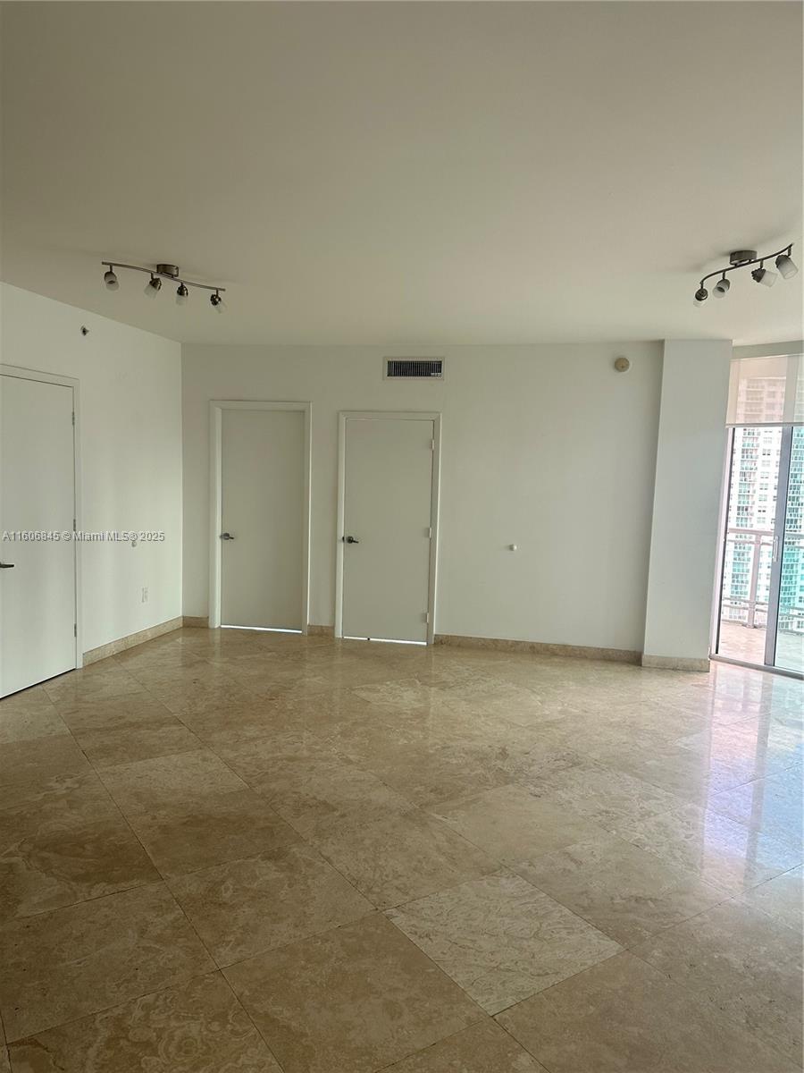 350 S Miami Ave Unit: 2302
