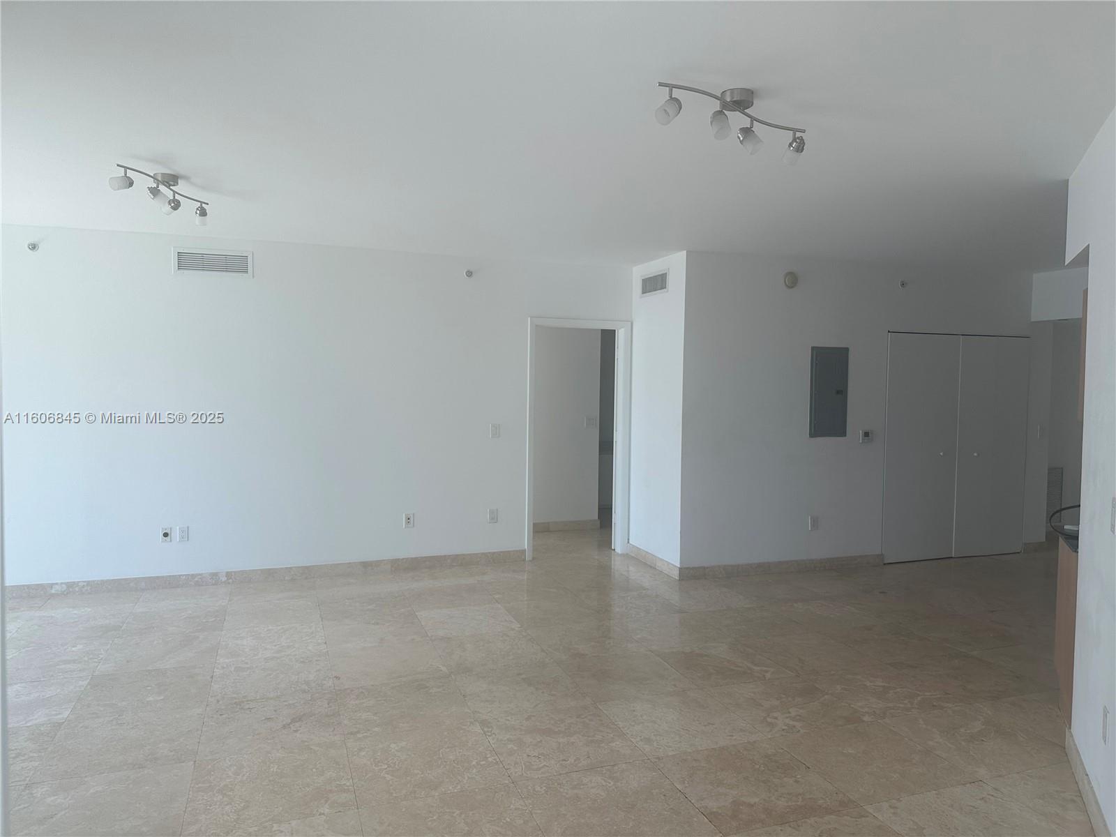 350 S Miami Ave Unit: 2302