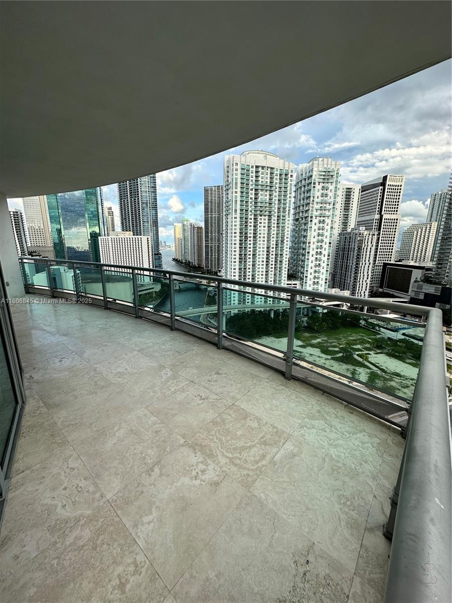 350 S Miami Ave Unit: 2302