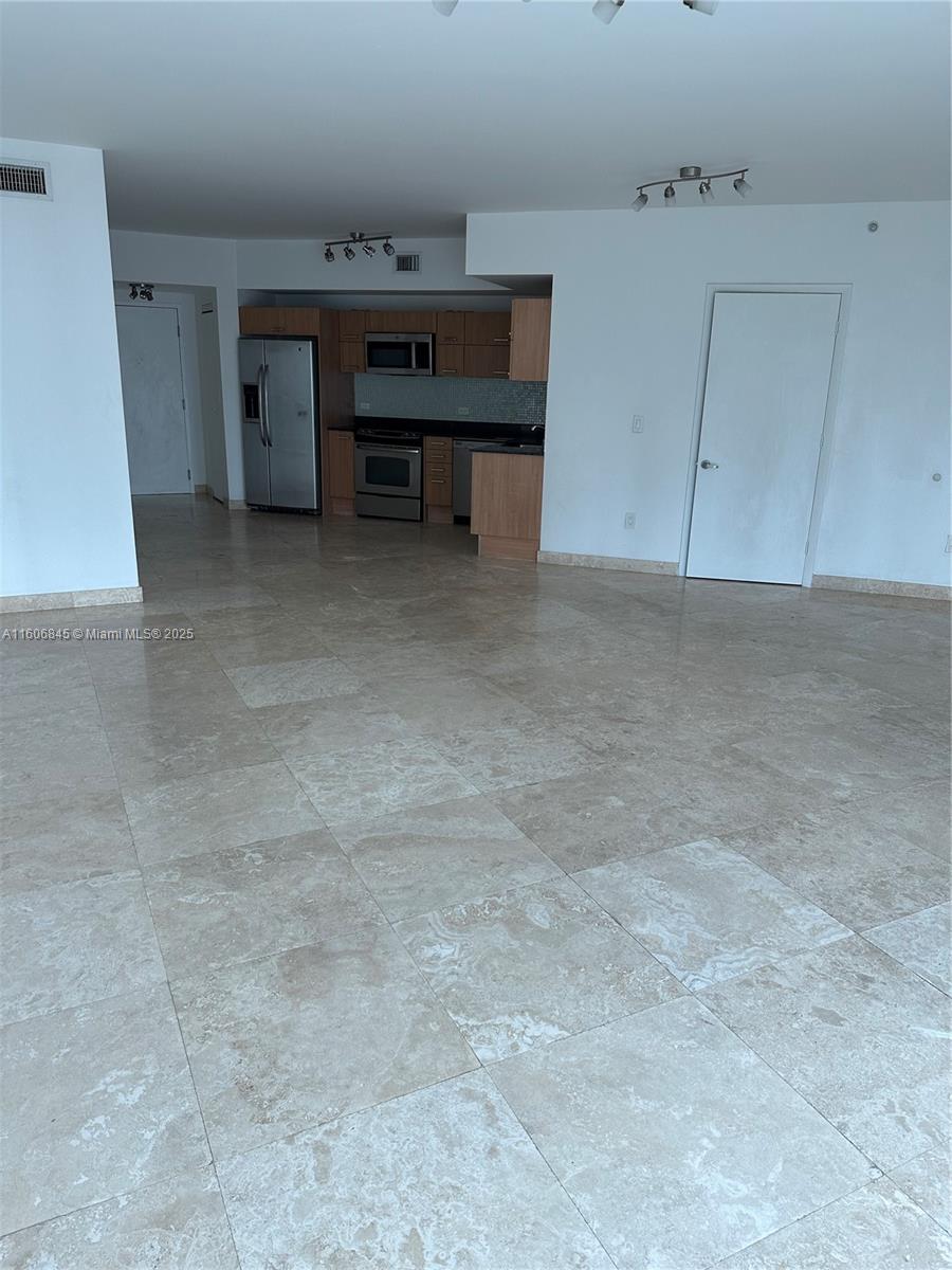 350 S Miami Ave Unit: 2302