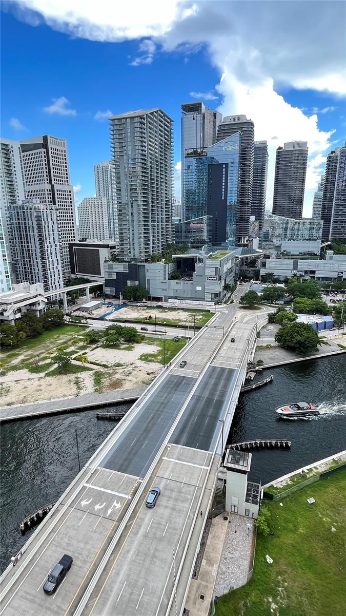 350 S Miami Ave Unit: 2302