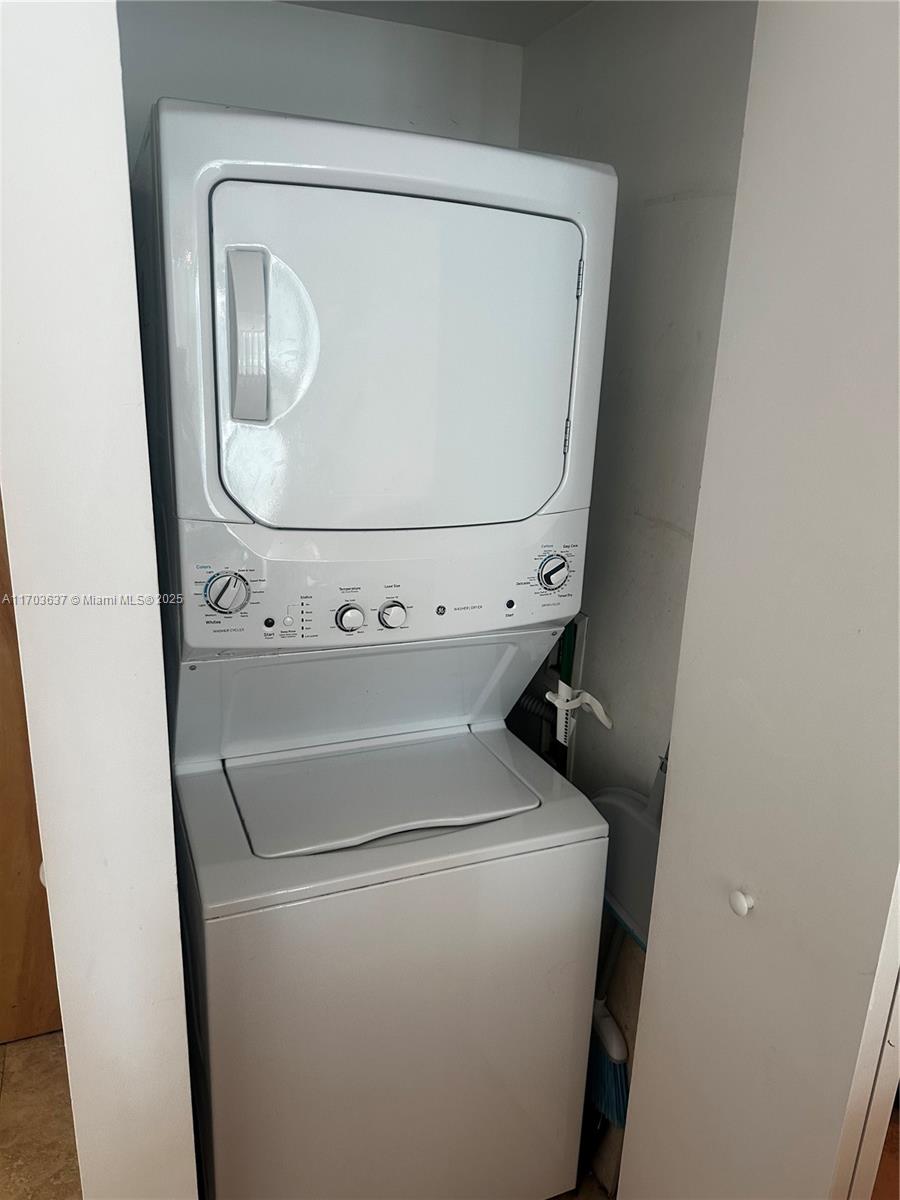 350 S Miami Ave Unit: 1704