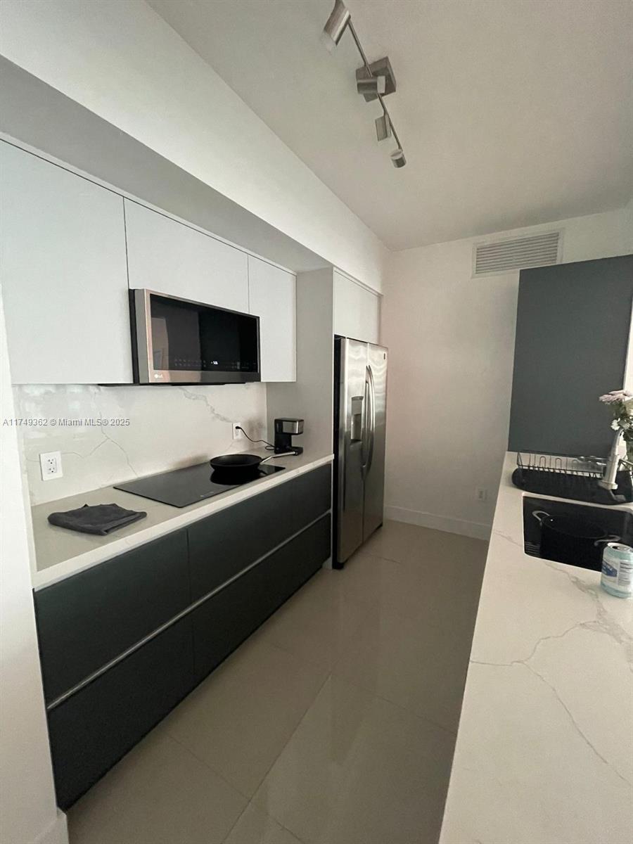 950 Brickell Bay Dr # 1210